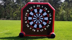 Fußball Dart ist ein Riesenspaß bei jedem Sommerfest