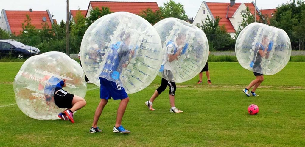 Bubblesoccer erfordert Ausdauer