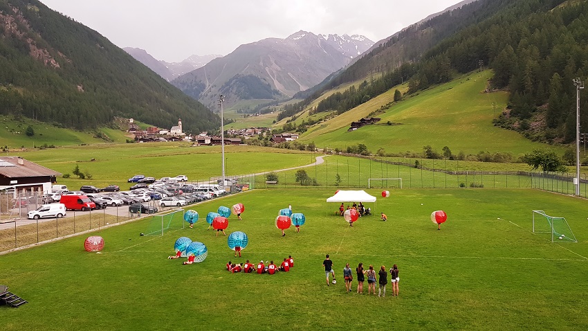 Bubble Soccer-Turnier in Schnals