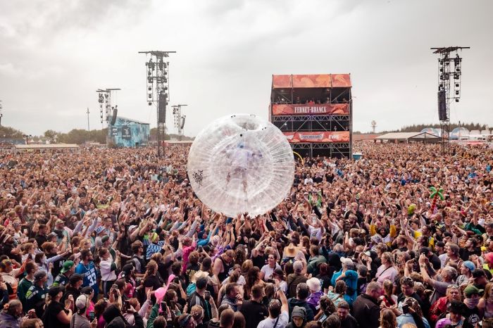 Die 257ers - Stagezorbing beim Deichbrand Festival